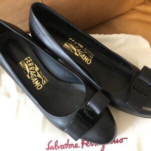 Salvatore Ferragamo Black Vara Pump